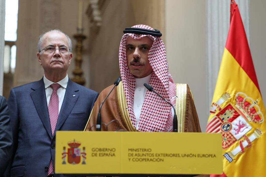 Fidan İspanya'da Gazze Temas Grubu üyeleriyle bir araya geldi - Resim: 5